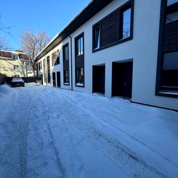 Кутовий таунхаус біля парку «Незнайко»