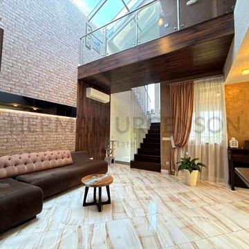 Продаж будинку 336 м.кв / 5 соток / Ужгород, р-н Кальварія