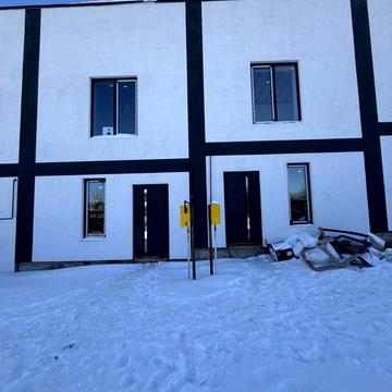 Сучасний таунхаус у зручній локації