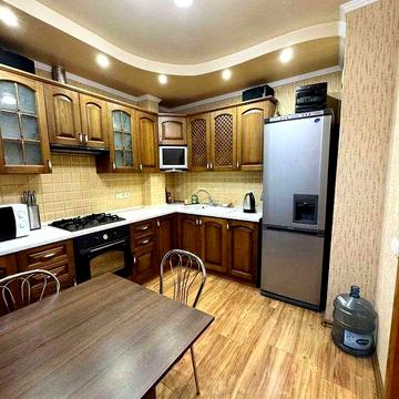 Вільна з 5 березня В оренду 3-кімнатна квартира по вул. Г. Крут