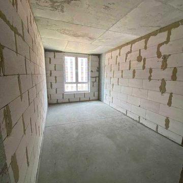 Однокімнатна, комфортний 4 поверх, газ! Без комісії!