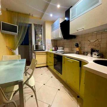 Продам 3х комнатную квартиру на ж/м Тополь-1