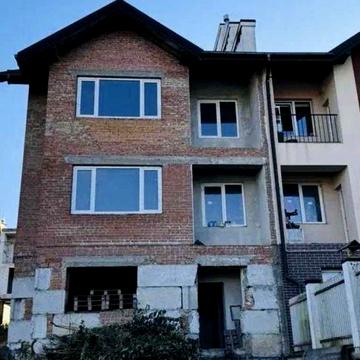 Продаж котеджу Солонка центр Центральні комунікаціі! Можна перерахунок