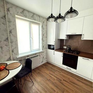 Продаж 3к з дизайнерським ремонтом Озерна за 73000$