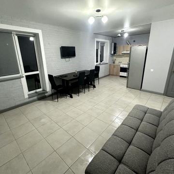 Здам 2-кім квартиру-студію