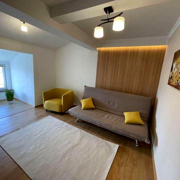 2-к, Гетьмана Івана Мазепи вул., 40А, Центр