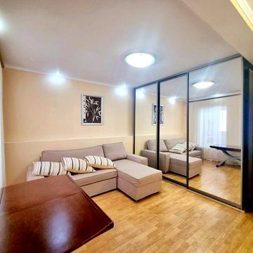 Торгова вул., 42