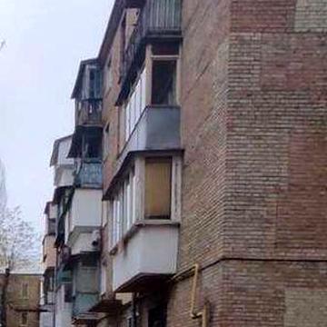 Продам 2-кімн. квартиру по вул.Їжакевича, 9 (Вітряні гори)