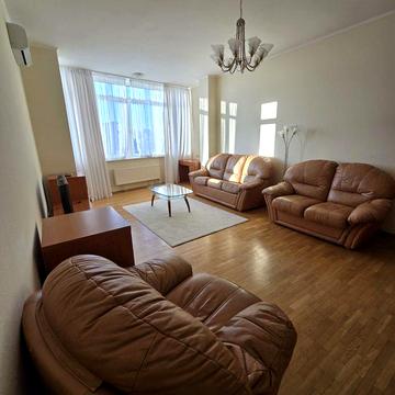 Оренда 3х к квартира ст.м.Політехнічний інститут ,вул Провіантська 3