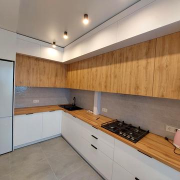 Володимира Івасюка вул., 19