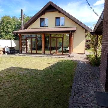 Оренда будинку в передмісті