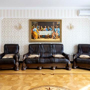 Харківська вул., 18