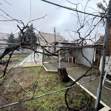 Продається частина будинку в центрі Шевченківського района