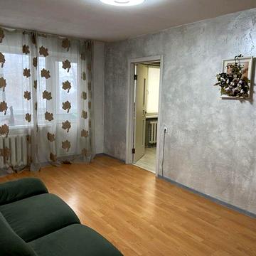 Здається 2 кімнатна квартира можна на короткий термін Киівська.