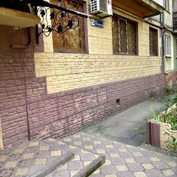 Продажа 3-х комн.  квартиры . Под бизнес