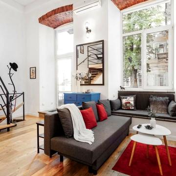 Є світло в квартирі. Квартира в центрі біля Дерибасівської