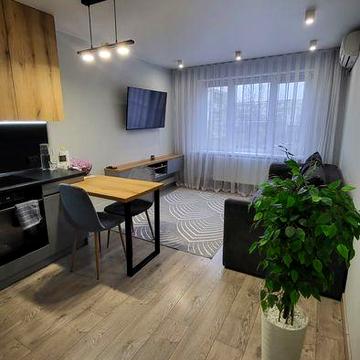 Елітну 3 х кімнатну квартиру в самому Центрі Павлограду