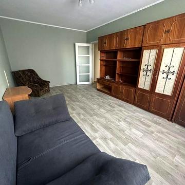 Оренда на Радужній  39. Авторинок, ТЦ Квадрат