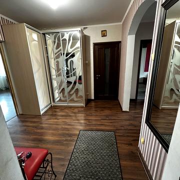 Драгоманова вул., 12