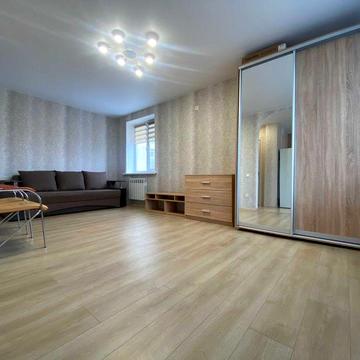 Здається сучасна, однокімнатна квартира в Центрі міста Кропивницький