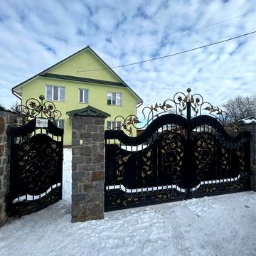 Продам готовий будинок з альтанкою, гаражем і великим плодовим садом