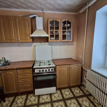 LS13 М. Хол.Гора продам 1квартиру Старопрудна  10  на  Залютіне