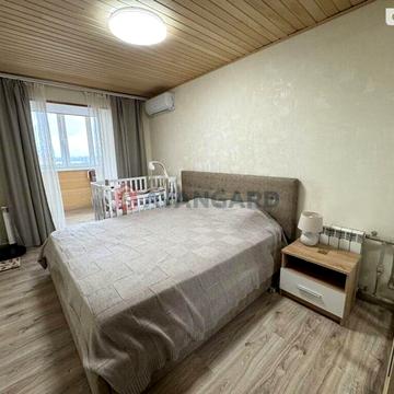 Продається 3-кімнатна квартира, Бородинська!