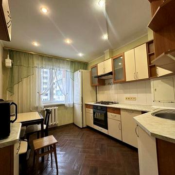 Здам 3к, Вишгород, вулиця Шкільна, Центр