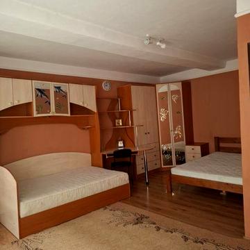 Здається однокімнатна квартира.Для сімї.