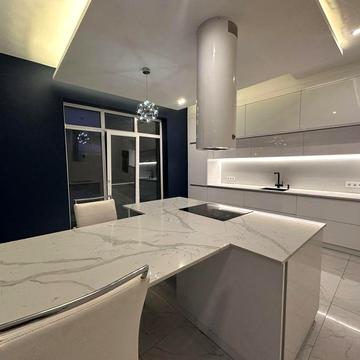 Окремий будинок з гаражем на два авто