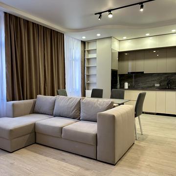 Нагірна вул., 16/18