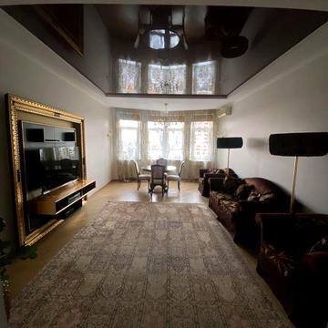 Здам 3 кімнатну квар , центр метро Печерська 5 хв , тепла без відключ