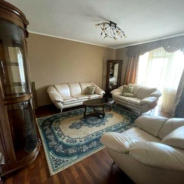 Здається 3-км. квартира, в р-ні ДАСТОРА