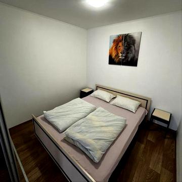 Центр новобудова  ліжко + диван