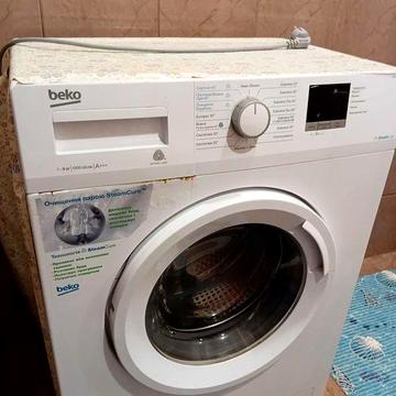 Здається 1-кім від ПЛАЗИ 2 зупинки окрема частина будинку.