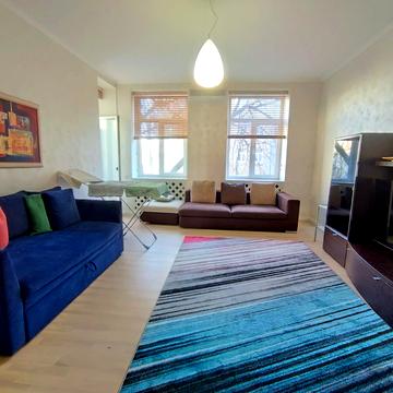 Інститутська вул., 24