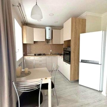 Впервые! Продам 2-х комнатную квартиру возле метро