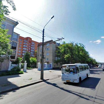 Супер локація! Вул. Соборності, 1 кім.кв., середній поверх