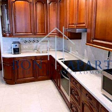 Вячеслава Чорновола вул., 20