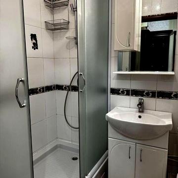 Довгострокова оренда 1к Квартира Сонячна Набережна (Малиновського Маршала) вулиця