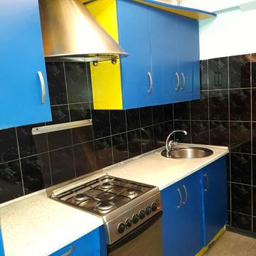 Державності вул., 25