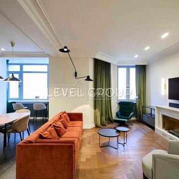 Продаж 4-х кімн. апарт. з дорогим ремонтом Соломянський, Мокра 16