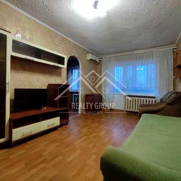 Оренда двокімнатної квартири-студії на Соцмісті по Соборності.