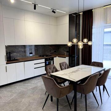 будинок 100 м2 , з новим ремонтом, ідеальне планування