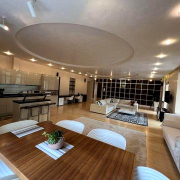 Аренда 4 комнатной, дизайнерской квартиры в центре