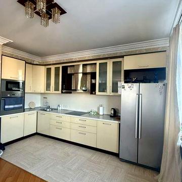 Квартира вул. Гончара, 35  Золоті Ворота