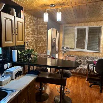 Довгострокова оренда 1к Дім Черняховського вулиця