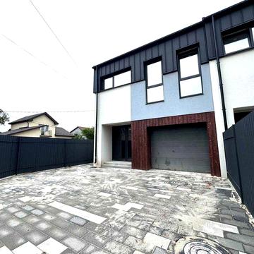 Таунхаус із Закритим Подвірям!