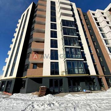 Продається 2-кімнатна квартира біля ТРЦ Woodmall