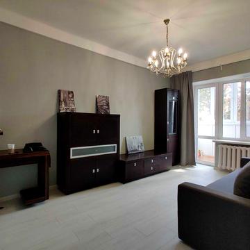 У Вас есть газ, отопление и оптимальный 4й этаж. Центр